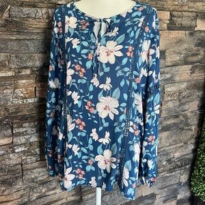 Cupio Blue Floral Relaxed Tunic